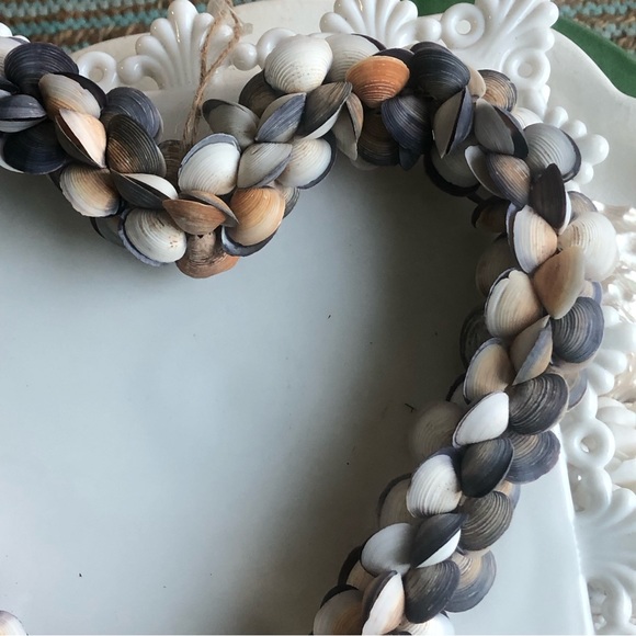 🌴🎉HOST PICK🎉 New! Purple Clam Seashell Heart Wreath - Picture 2 of 6